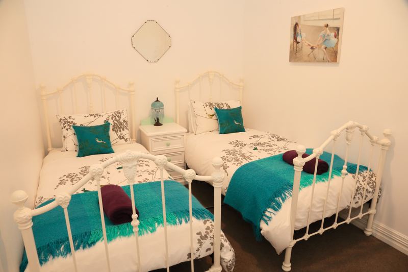Twin bedroom